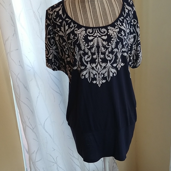Bleu Tops - Bleu sz large navy blue with design